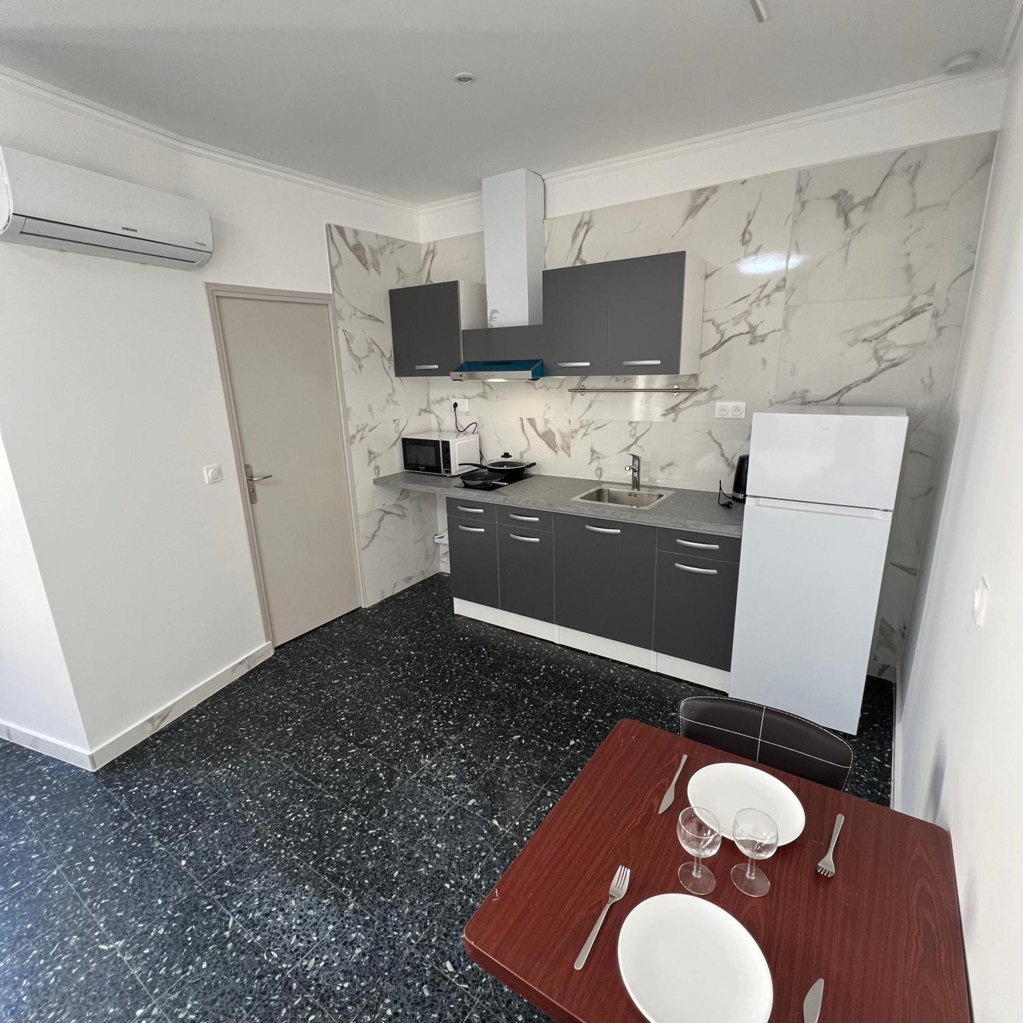 Suite St Charles, Canebiere, Vieux-Port Marseilles Buitenkant foto